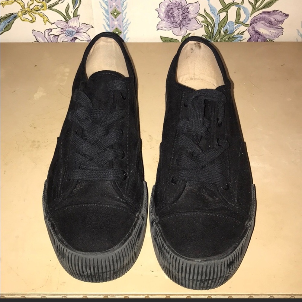 Black platform sneakers